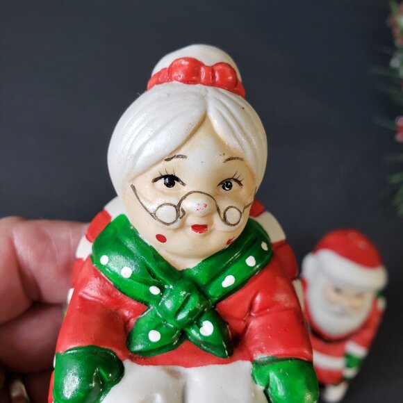 Ceramic Christmas Mr and Mrs Santa Claus Salt and Pepper Shakers Holiday S+P - Picture 5 of 5